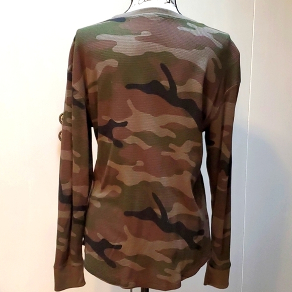 Womens Green Black Camo Longsleeve Textured Top Sz.Large - Picture 2 of 3